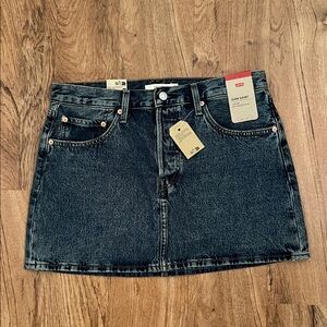NWT Levi’s Icon Denim Skirt